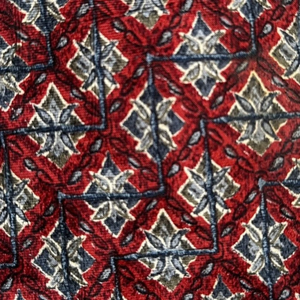 Ermenegildo Zegna Signature Red Blue 100% Silk Jacquard Tie
